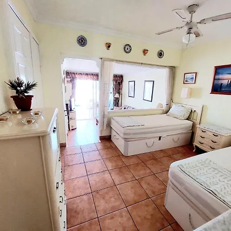 First Line Floor With Amazing Sea View Air Conditioned Just 50m From The Apartment
