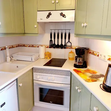 아파트 First Line Floor With Amazing Sea View Air Conditioned Just 50m From The