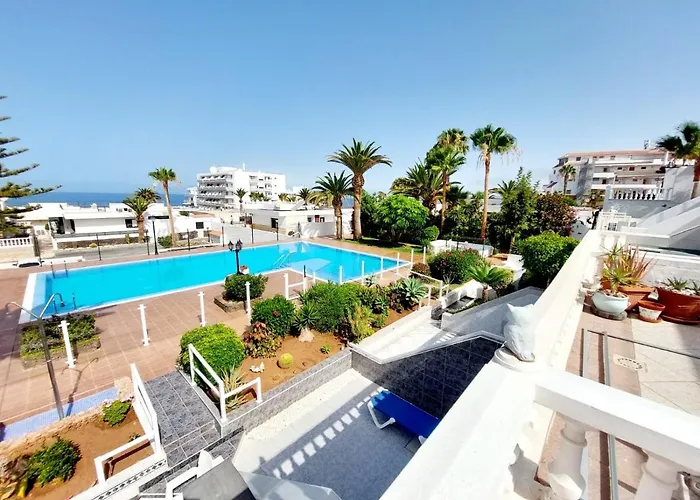 First Line Floor With Amazing Sea View Air Conditioned Just 50m From The